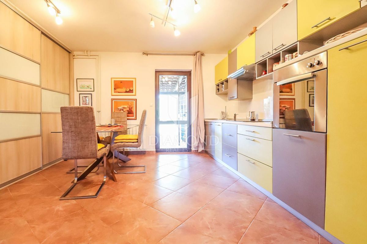 Villa di Lusso in Istria con Ampia Proprietà, Piscina e Massima Privacy!