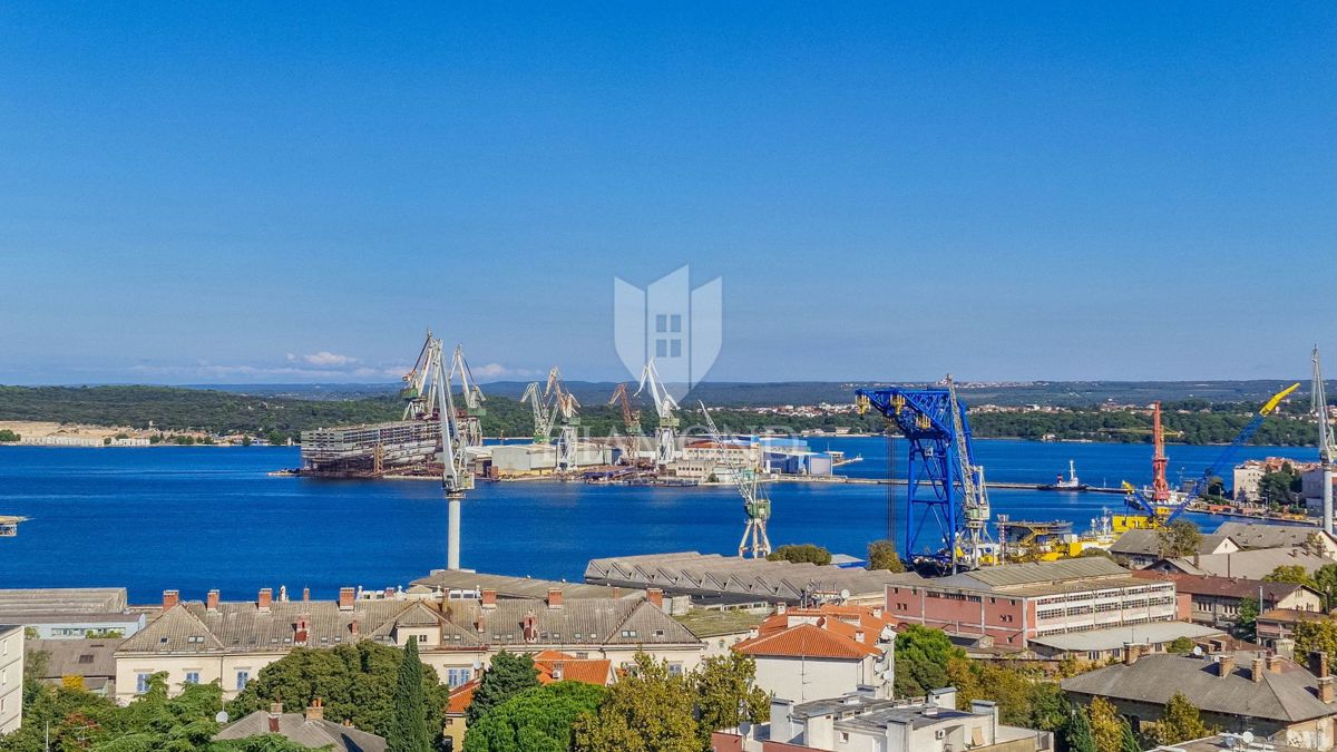 Pola, Veruda, Appartamento con vista mare