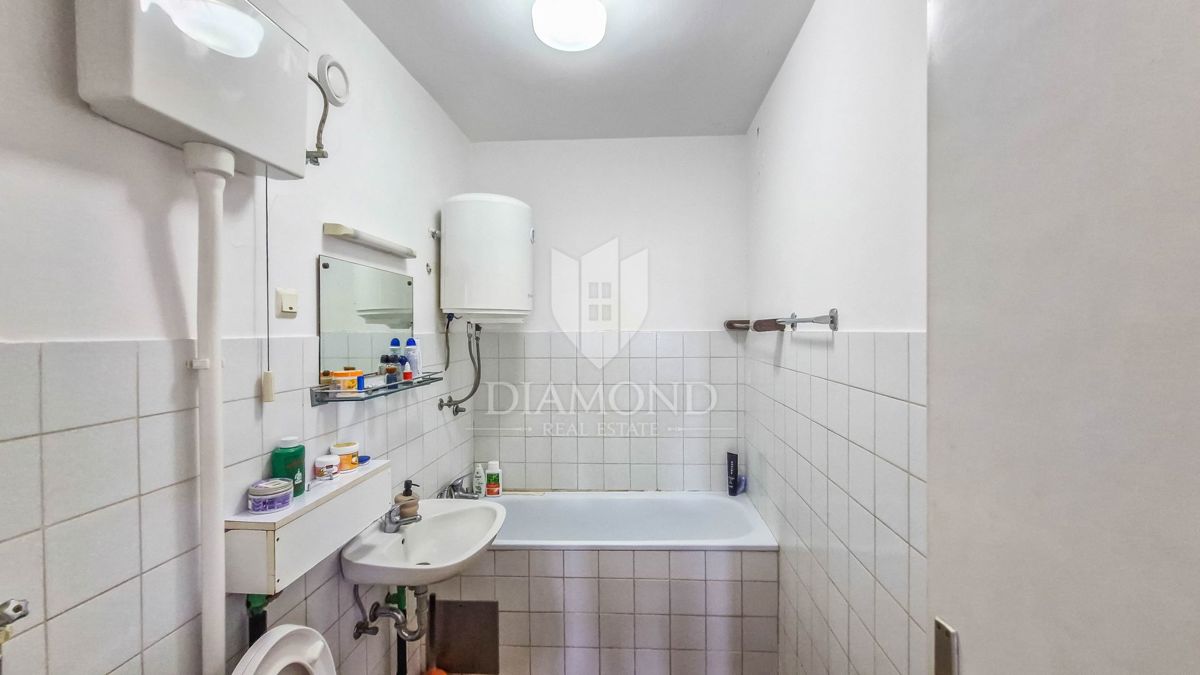 Pola, Veruda, Appartamento con vista mare