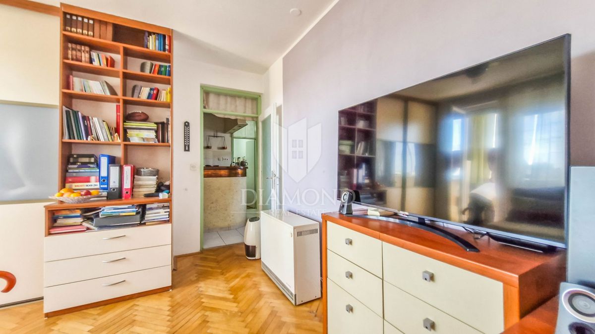 Pola, Veruda, Appartamento con vista mare