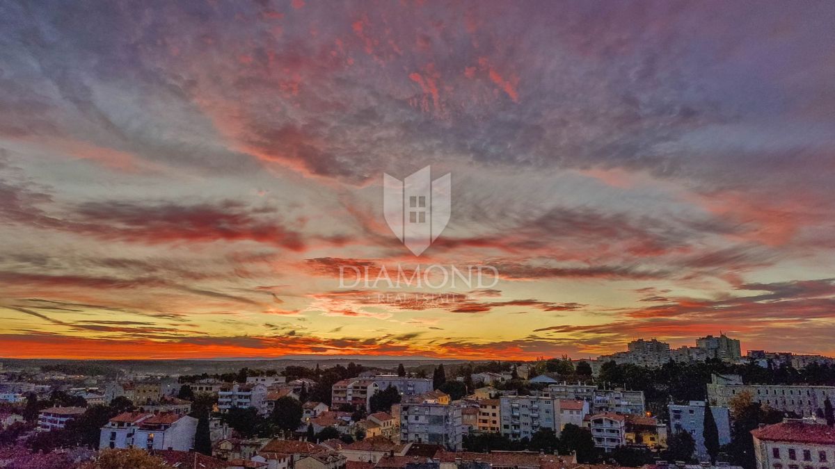 Pola, Veruda, Appartamento con vista mare