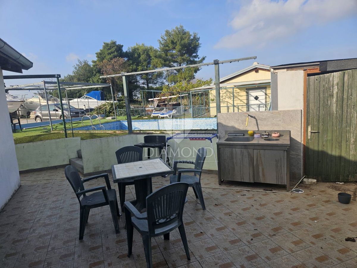 OCCASIONE!! ROVIGNO! TRE CASE E UNA PISCINA!