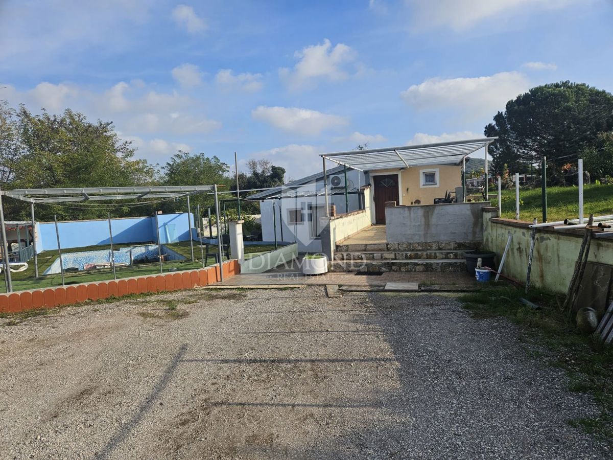 OCCASIONE!! ROVIGNO! TRE CASE E UNA PISCINA!