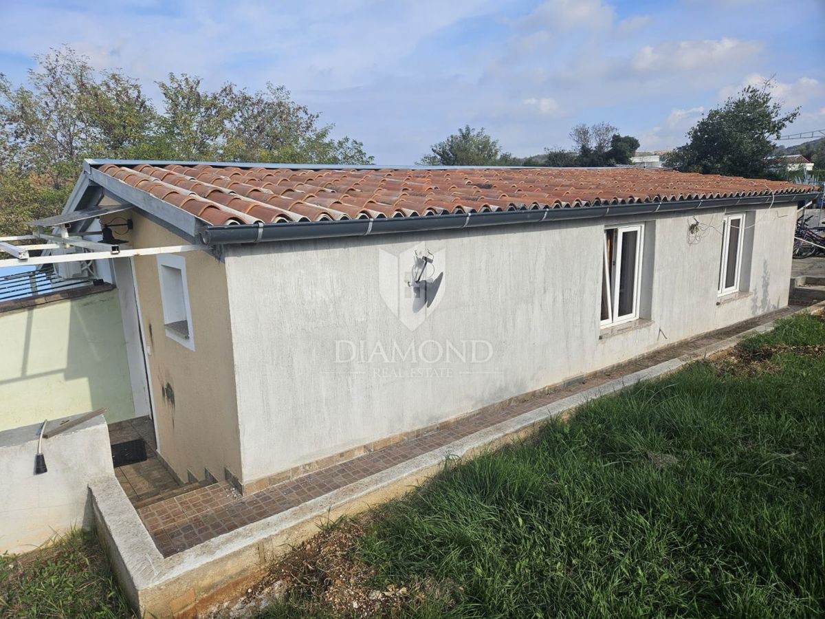 OCCASIONE!! ROVIGNO! TRE CASE E UNA PISCINA!