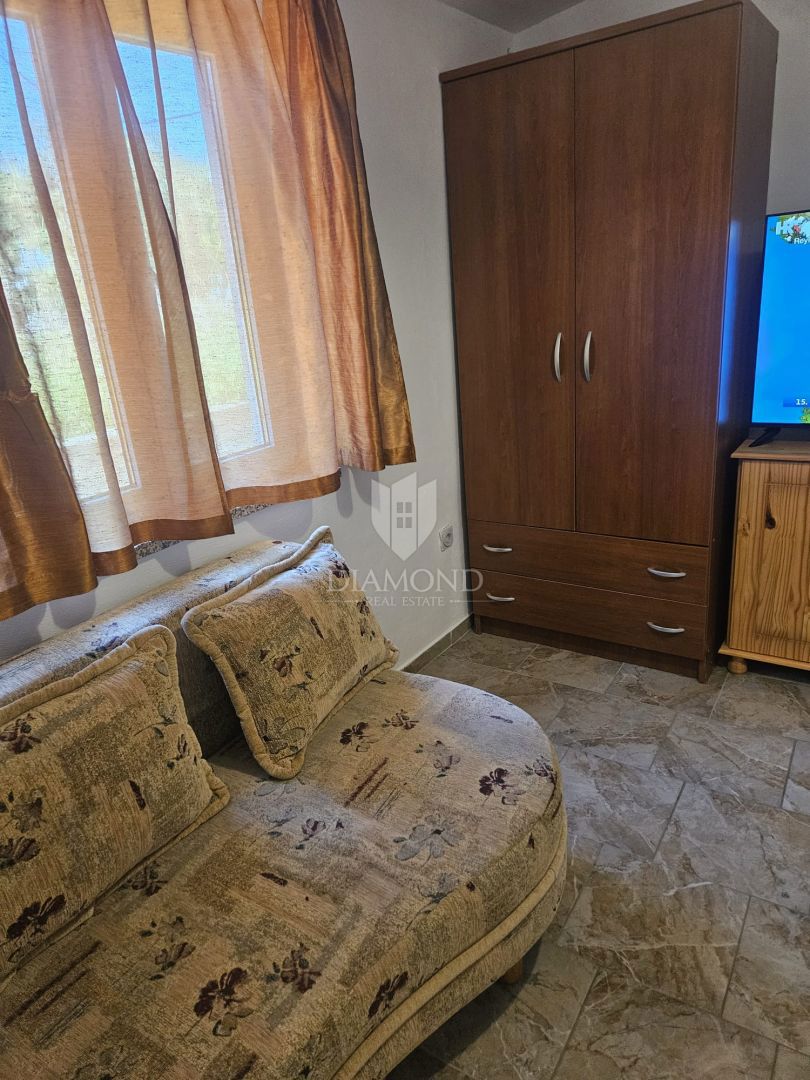 OCCASIONE!! ROVIGNO! TRE CASE E UNA PISCINA!