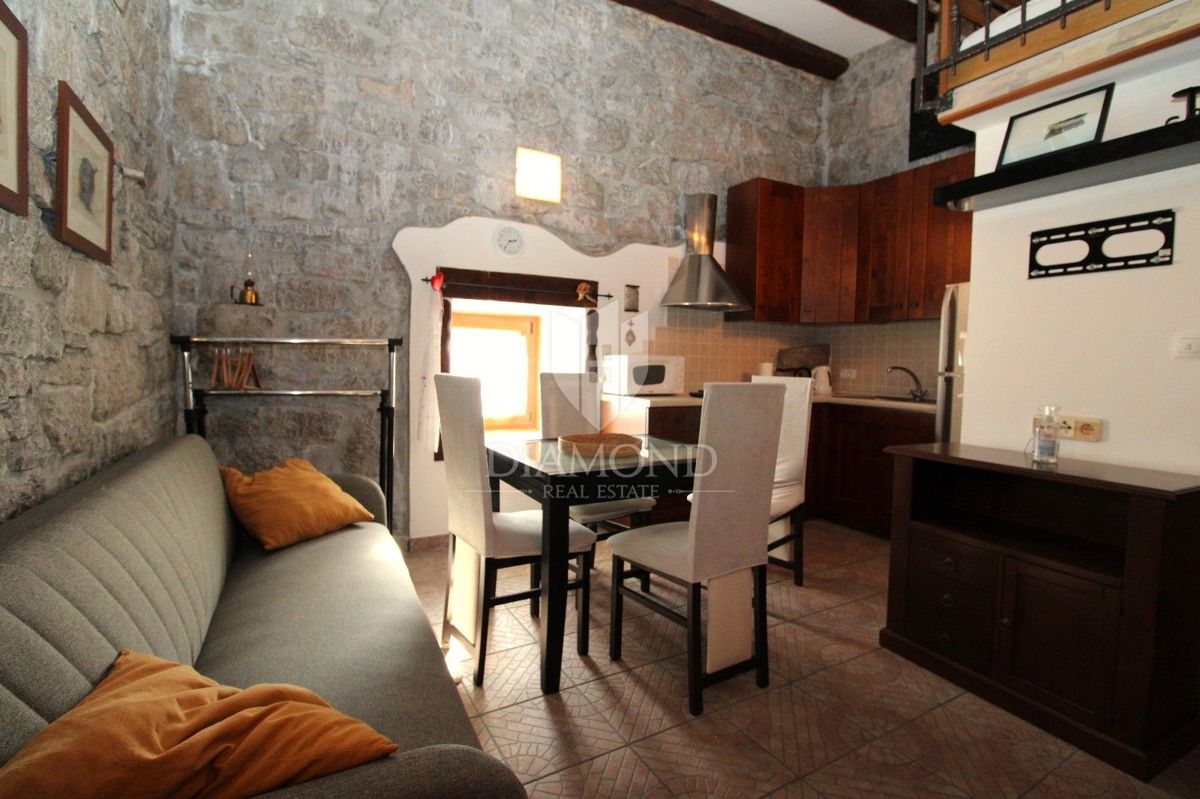 JUŠIĆI, MATULJI - Due unità abitative