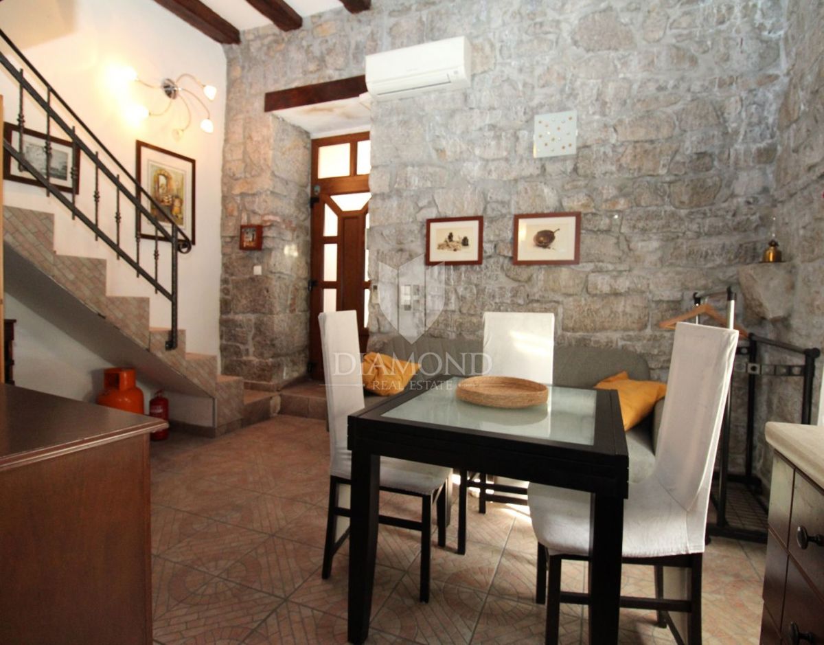 JUŠIĆI, MATULJI - Due unità abitative