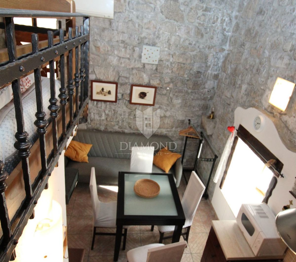 JUŠIĆI, MATULJI - Due unità abitative