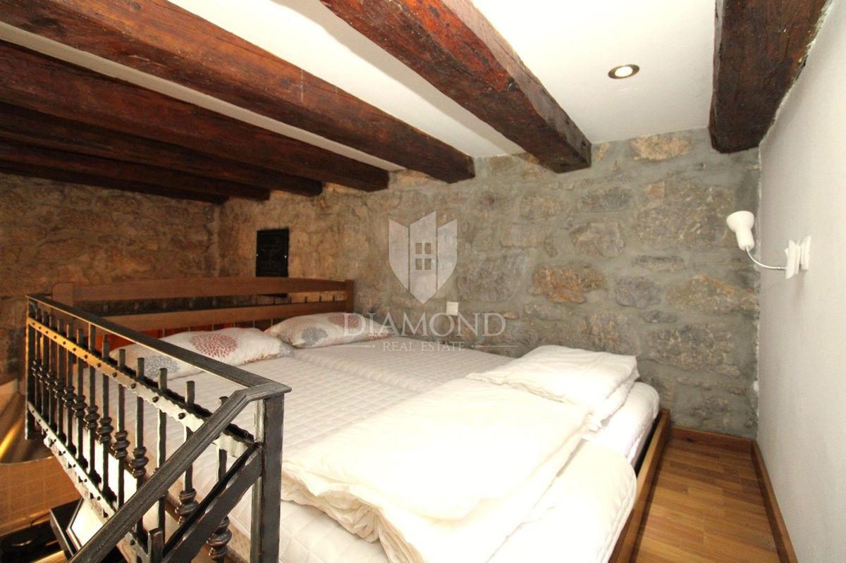 JUŠIĆI, MATULJI - Due unità abitative