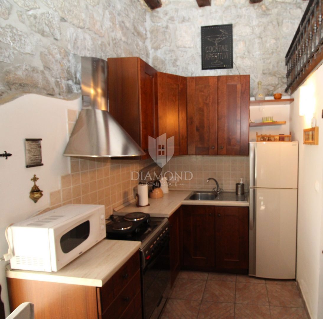 JUŠIĆI, MATULJI - Due unità abitative