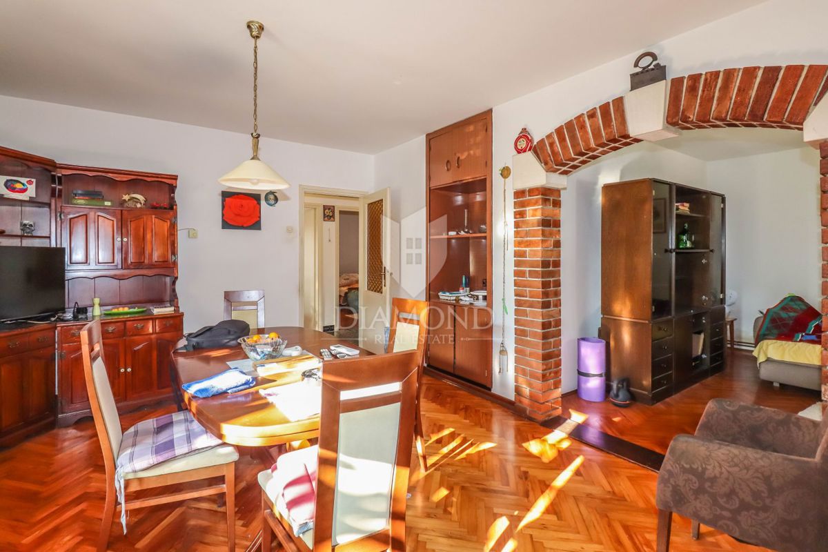 OCCASIONE! ROVIGNO! APPARTAMENTO, GIARDINO, PARCHEGGIO!