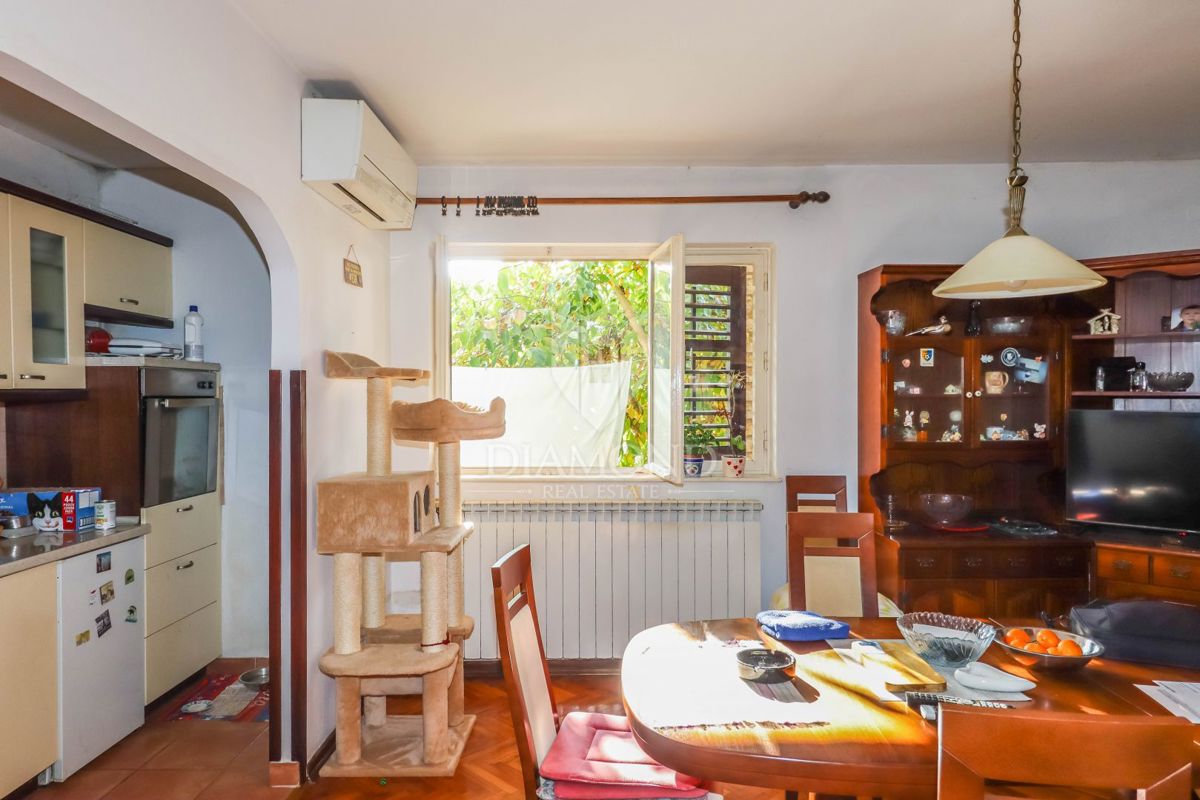 OCCASIONE! ROVIGNO! APPARTAMENTO, GIARDINO, PARCHEGGIO!