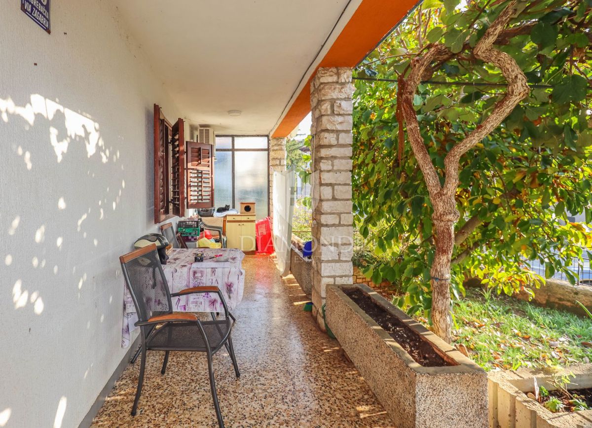 OCCASIONE! ROVIGNO! APPARTAMENTO, GIARDINO, PARCHEGGIO!