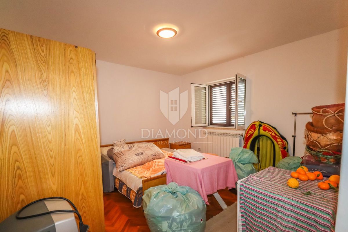 OCCASIONE! ROVIGNO! APPARTAMENTO, GIARDINO, PARCHEGGIO!