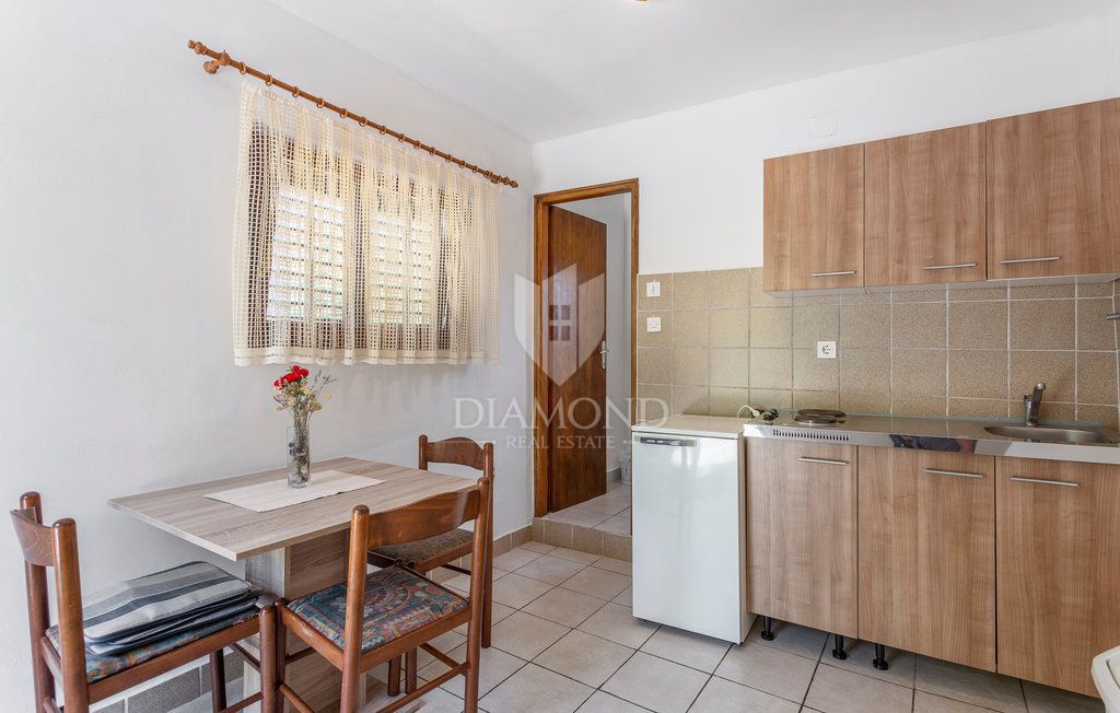 Casa con giardino a Šilo vicino al mare