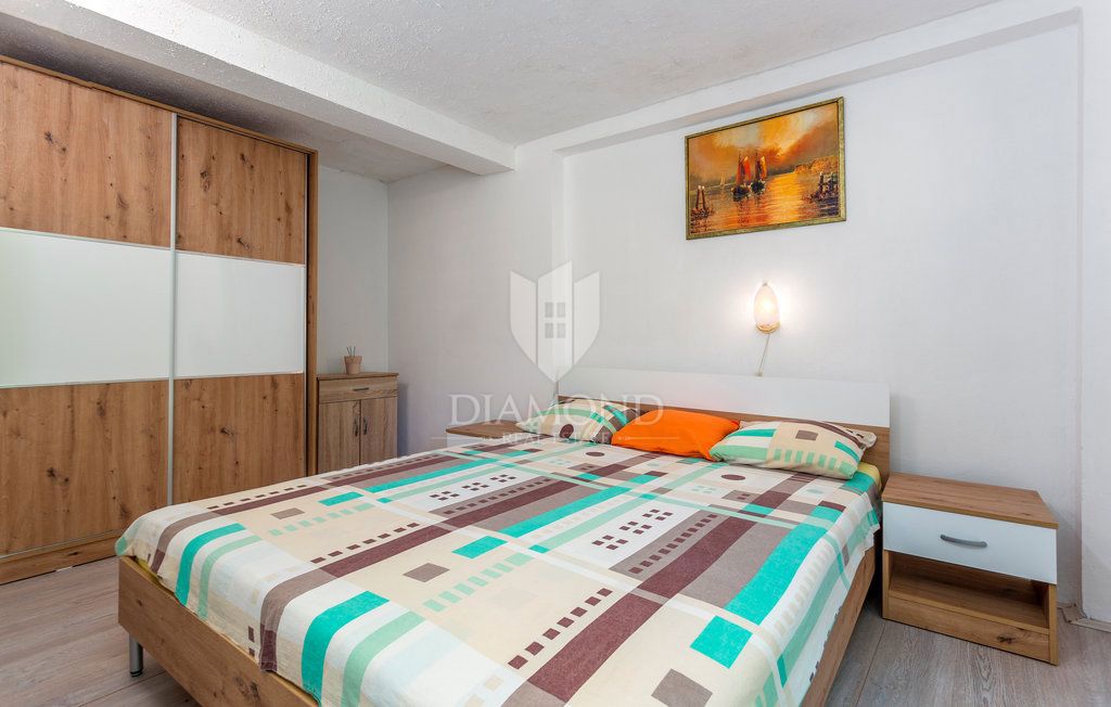 Casa con giardino a Šilo vicino al mare