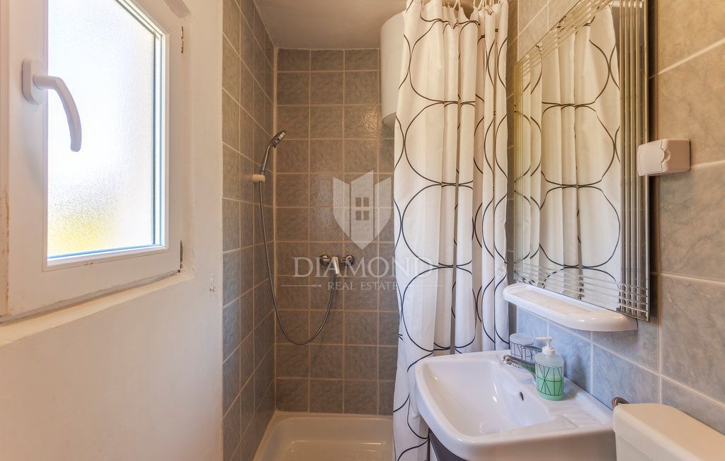 Casa con giardino a Šilo vicino al mare