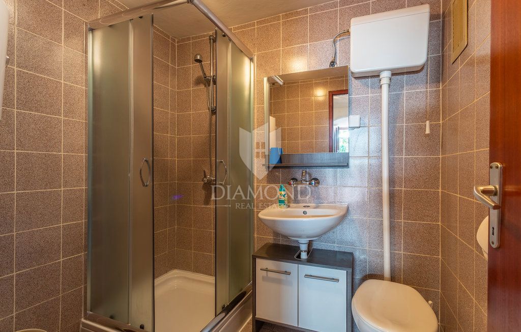 Casa con giardino a Šilo vicino al mare