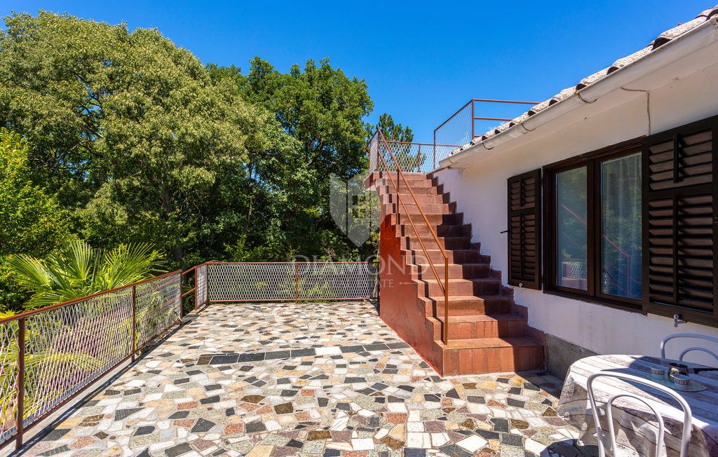 Casa con giardino a Šilo vicino al mare