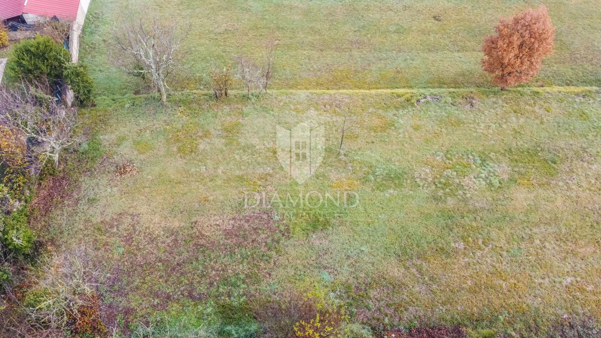 Montona, terreno edificabile ideale per la Vostra casa in Istria!