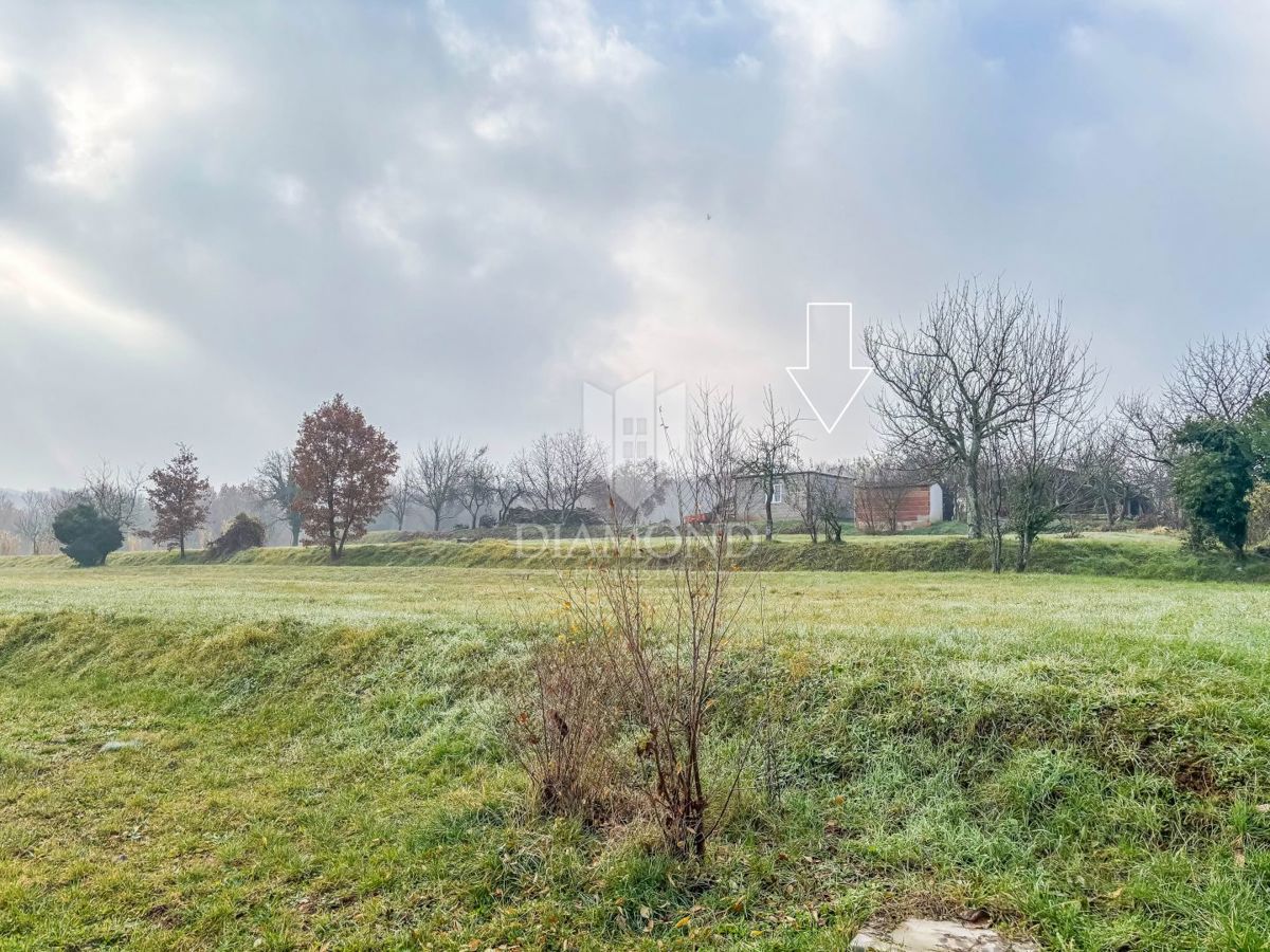 Montona, terreno edificabile ideale per la Vostra casa in Istria!