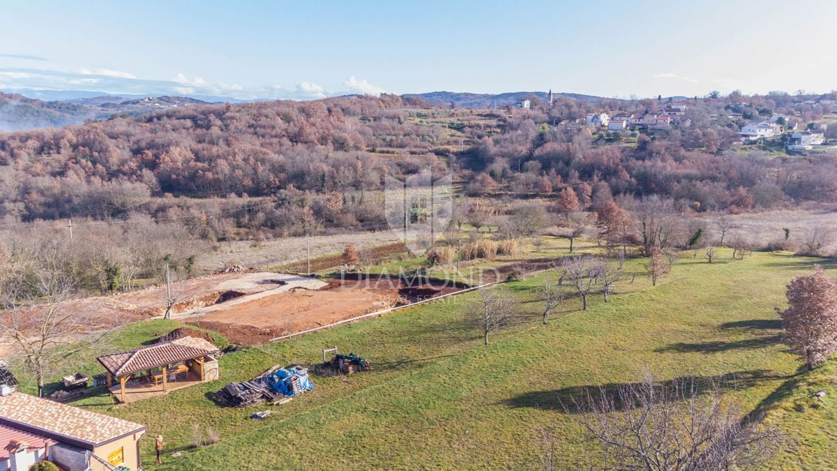 Montona, dintorni, terreno edificabile per la vostra casa!