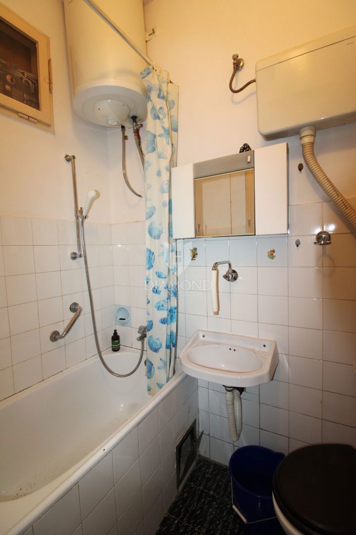 RIJEKA – APPARTAMENTO NEL CENTRO ALLARGATO CON TERRAZZA