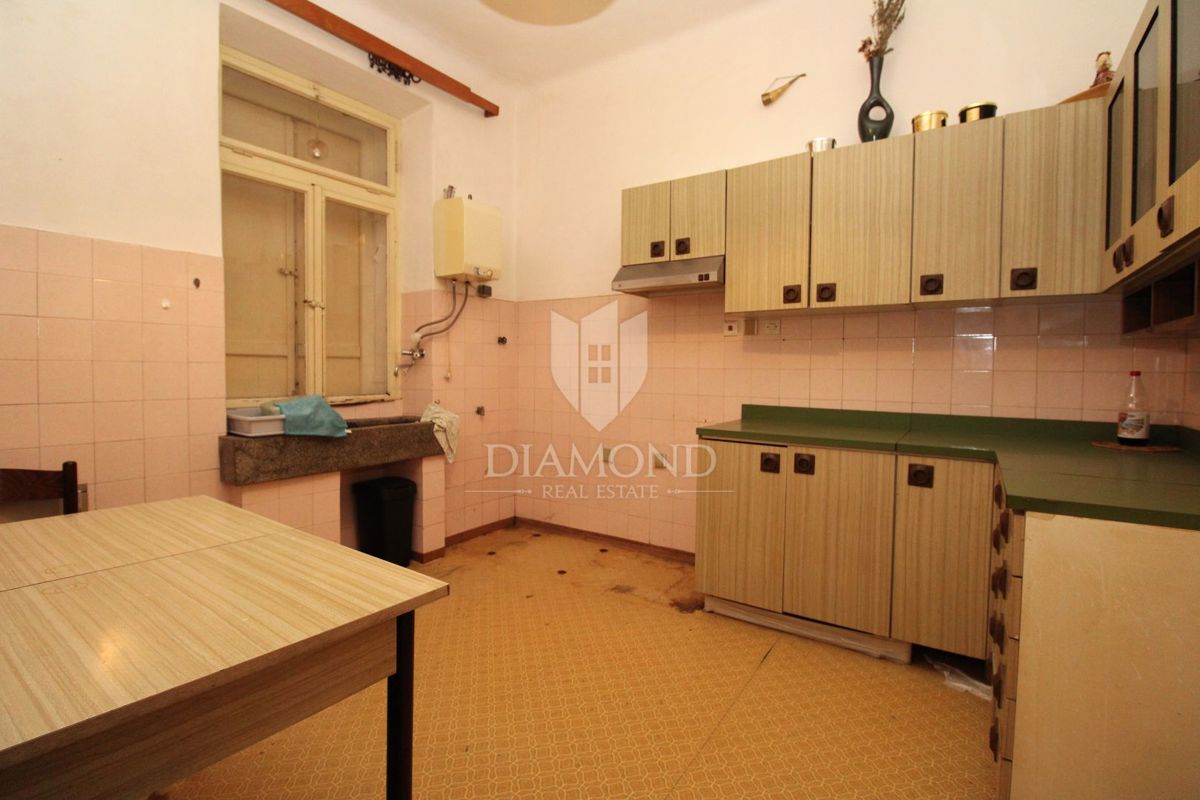 RIJEKA – APPARTAMENTO NEL CENTRO ALLARGATO CON TERRAZZA