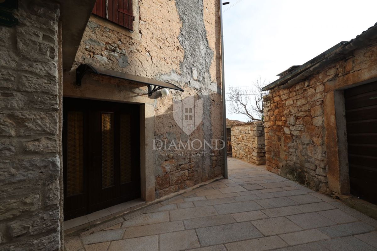 Esclusiva, Bale, casa in pietra nel centro storico