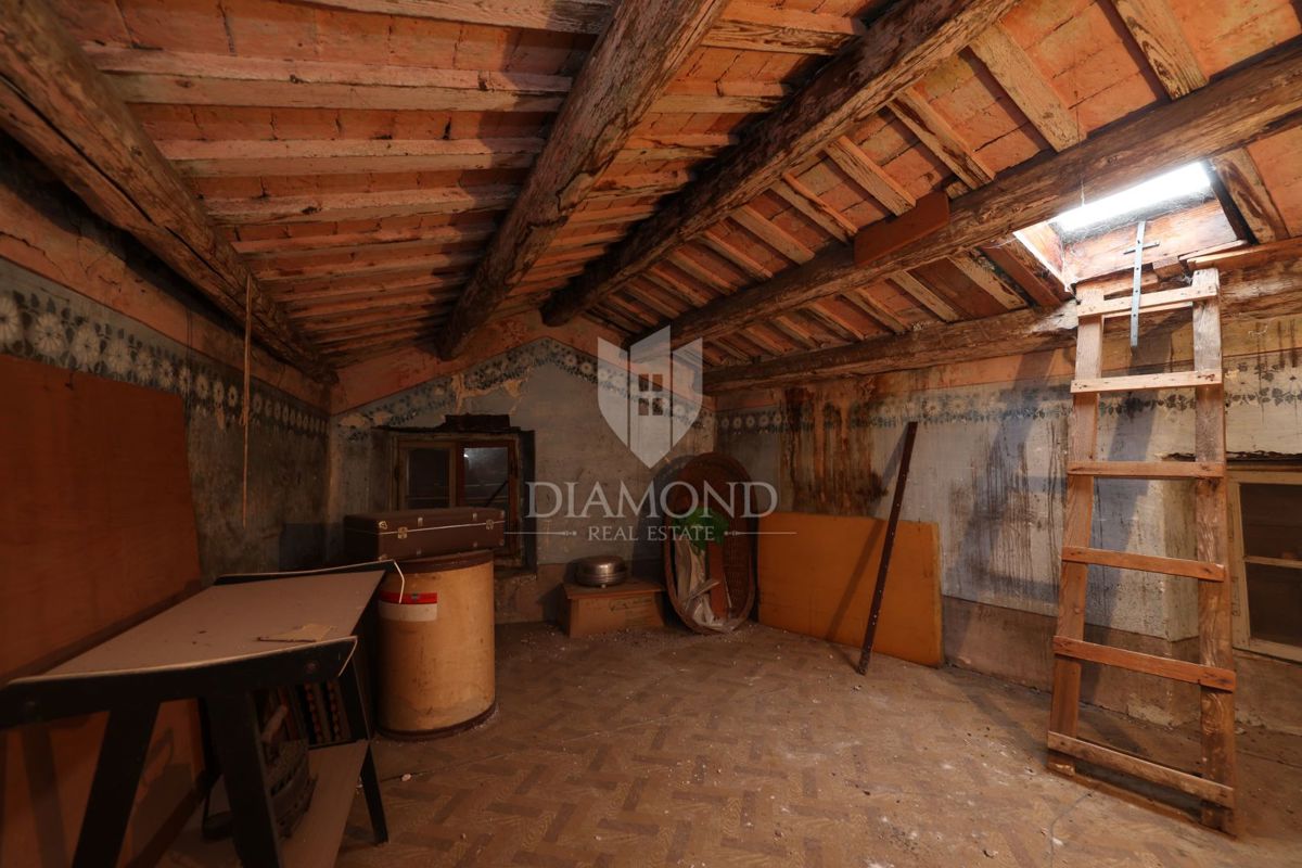 Esclusiva, Bale, casa in pietra nel centro storico