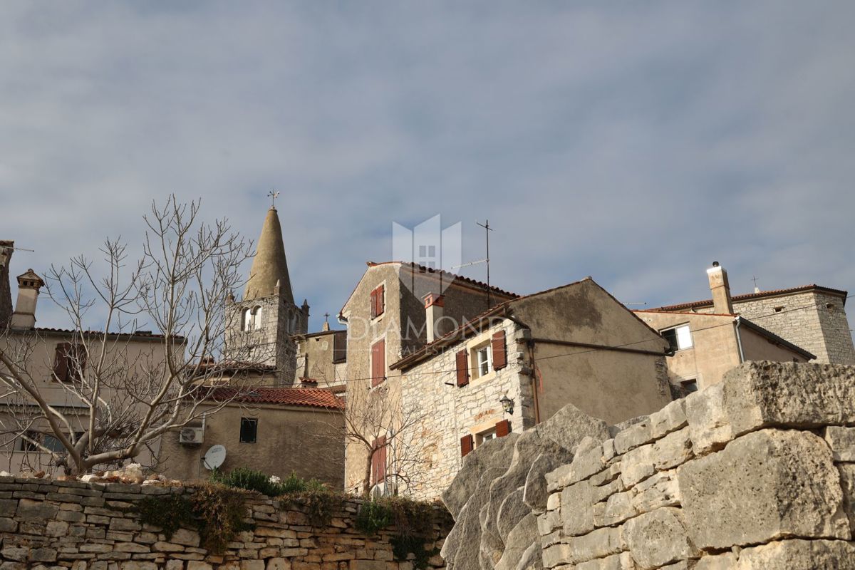 Esclusiva, Bale, casa in pietra nel centro storico
