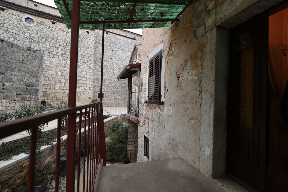 Esclusiva, Bale, casa in pietra nel centro storico