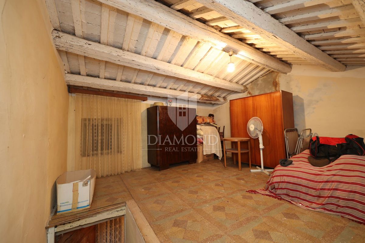 Esclusiva, Bale, casa in pietra nel centro storico