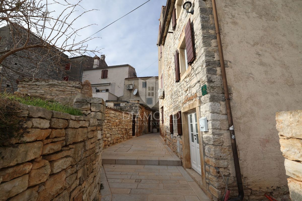 Esclusiva, Bale, casa in pietra nel centro storico