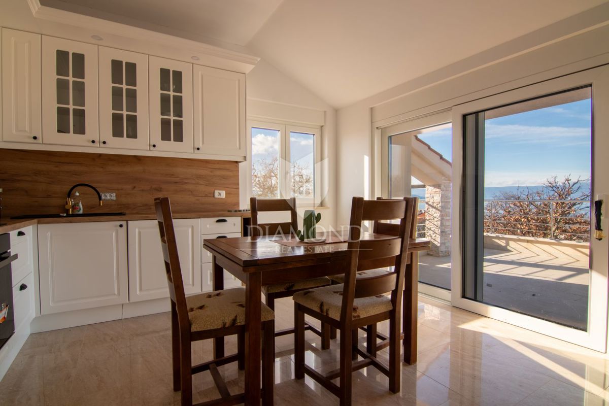 Krk, Njivice, appartamento con due camere da letto e vista mare