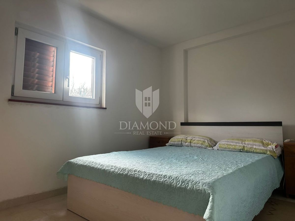 Poreč – Casa legalizzata su ampio terreno agricolo