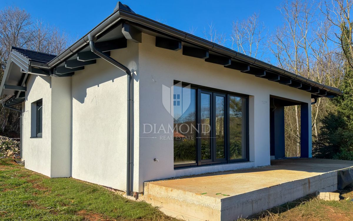 Labin, casa nuova su un unico livello in posizione top