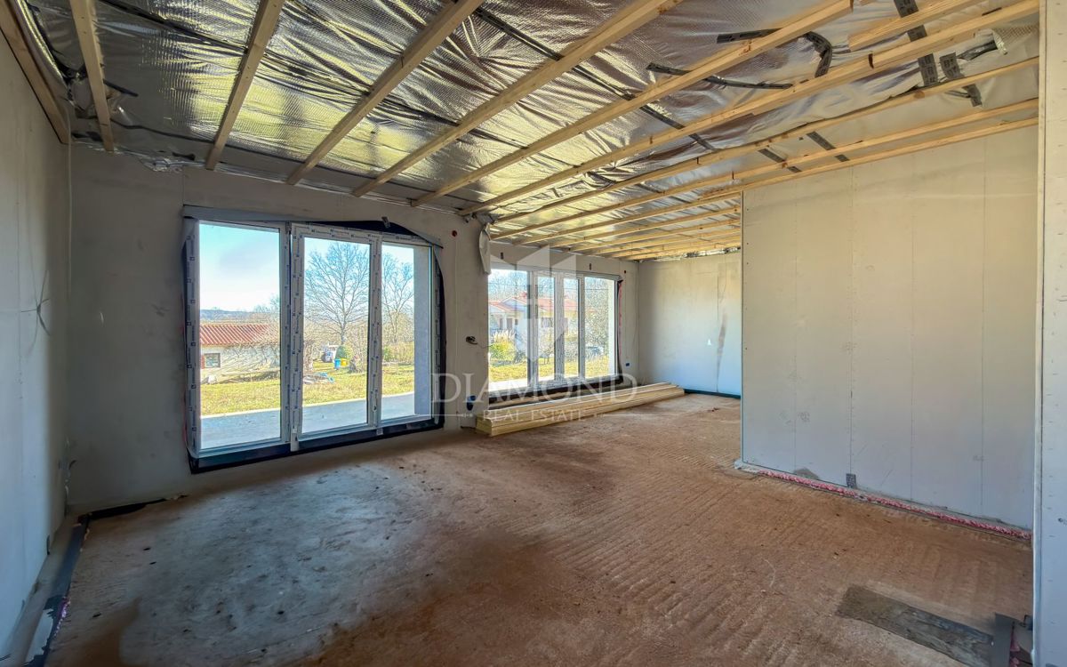 Labin, casa nuova su un unico livello in posizione top