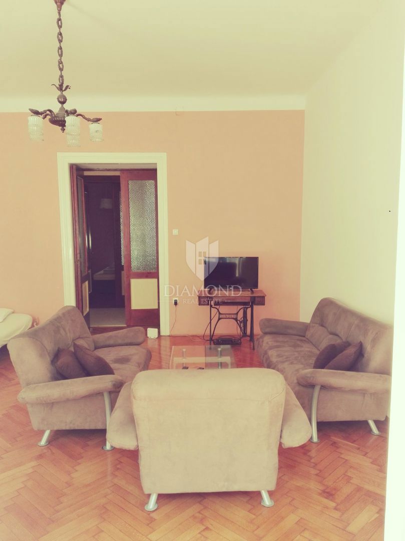 RIJEKA, CENTRO – APPARTAMENTO CON DUE BALCONI