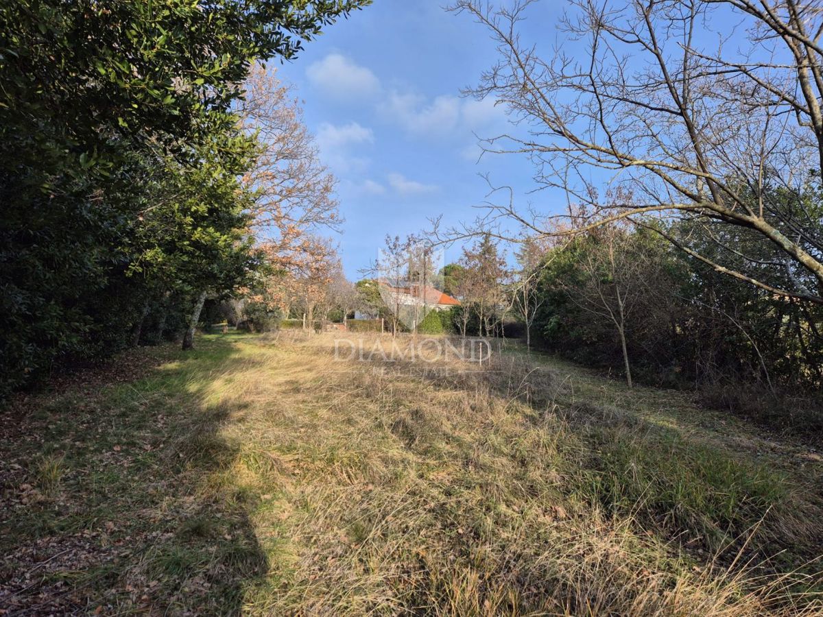 Parenzo, dintorni, terreno edificabile in posizione d'élite