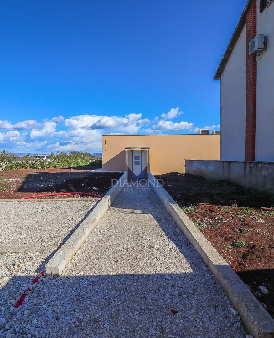 Žminj, dintorni, casa di design con piscina