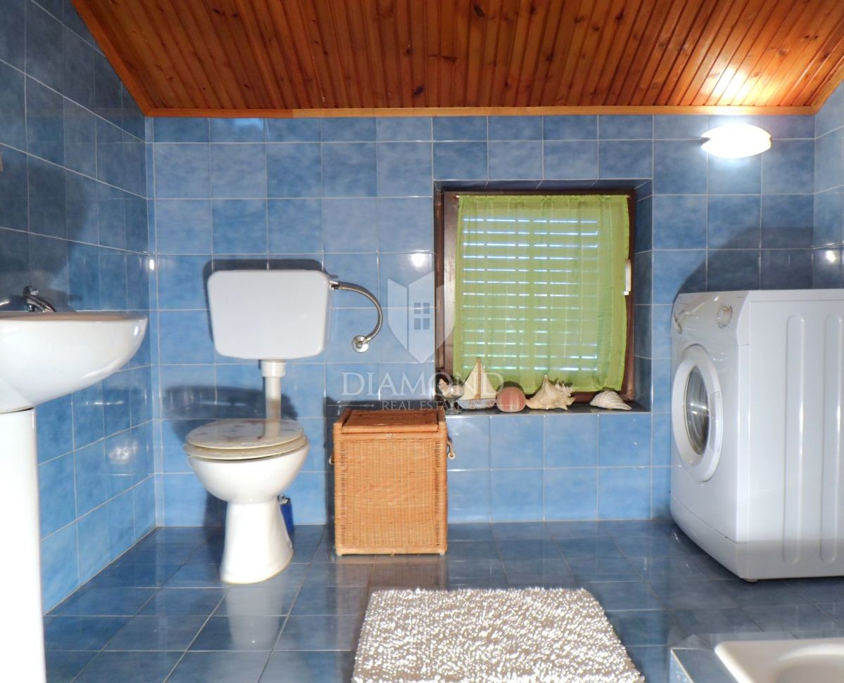 Casa con piscina e due appartamenti - a 5 km dal mare e dal centro di Parenzo!