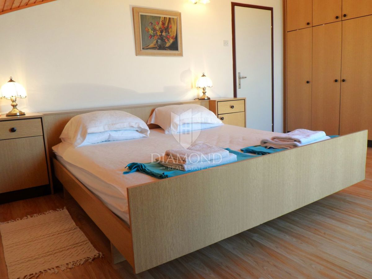 Casa con piscina e due appartamenti - a 5 km dal mare e dal centro di Parenzo!