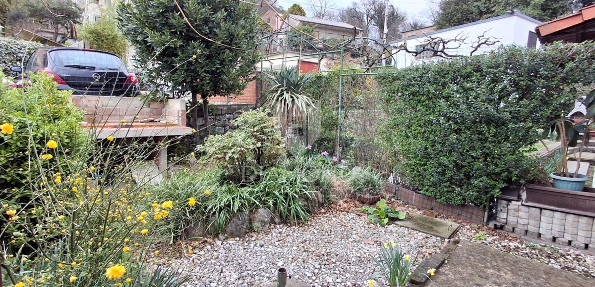 FIUME – THREE-BEDROOM APARTMENT WITH GARAGES