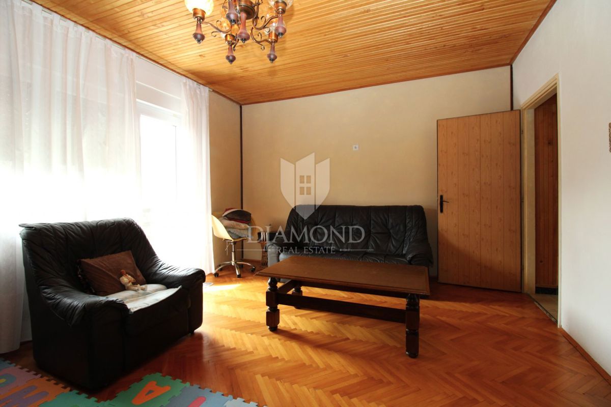 FIUME – THREE-BEDROOM APARTMENT WITH GARAGES