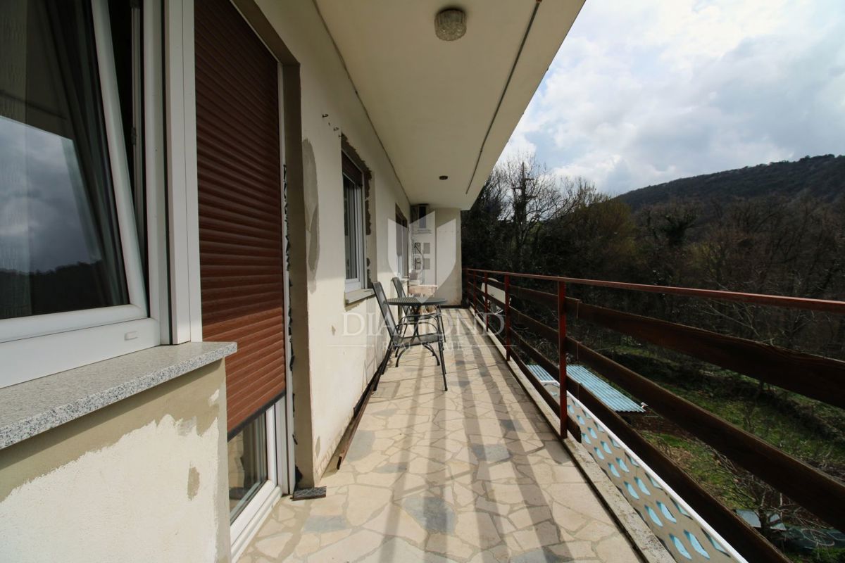 FIUME – THREE-BEDROOM APARTMENT WITH GARAGES
