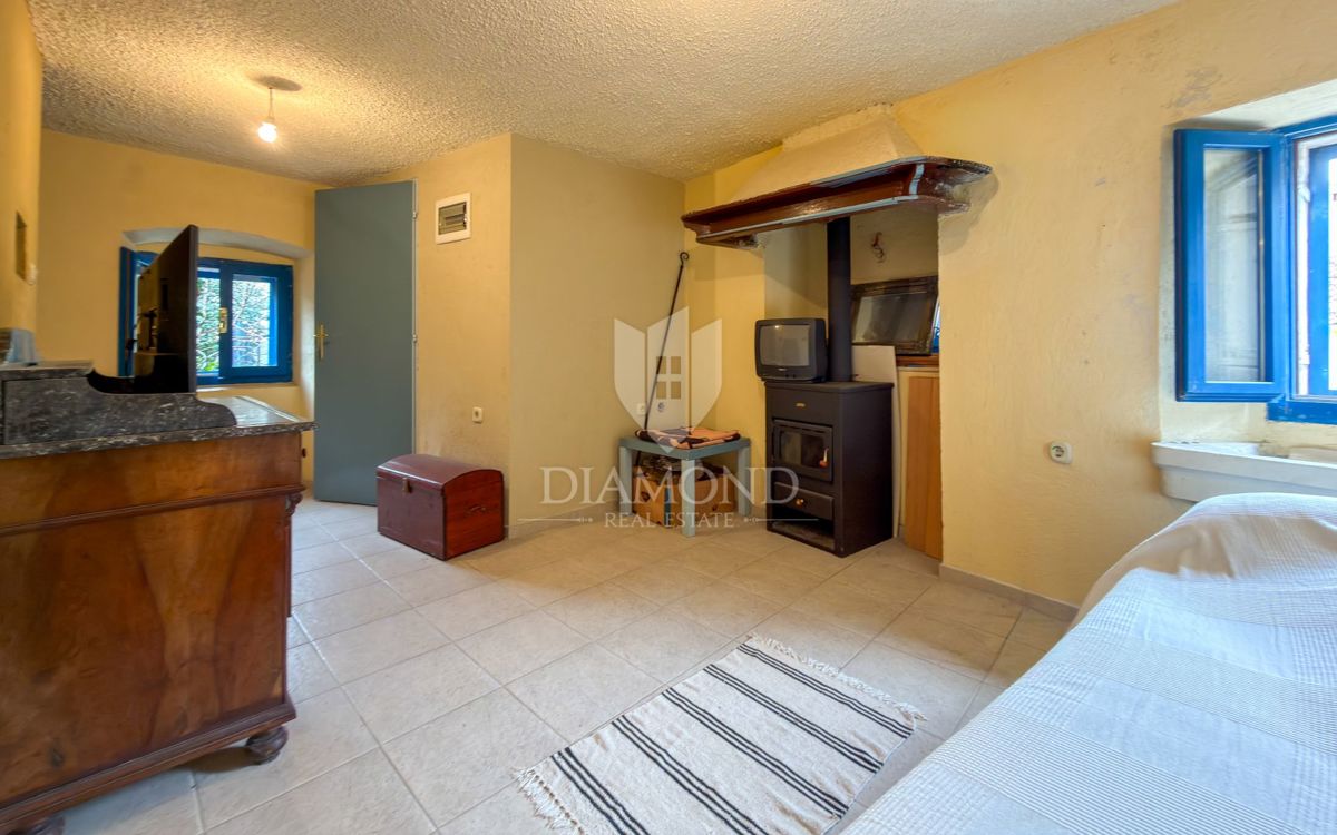 Casa autentica, centro storico di Labin