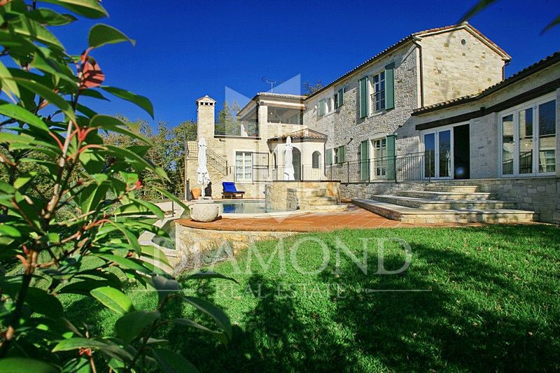 Sveti Lovreč, villa di design con piscina
