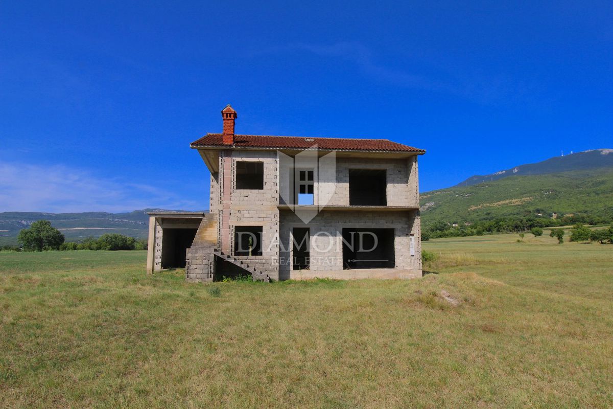 Boljun, una casa in una bella posizione con vista aperta