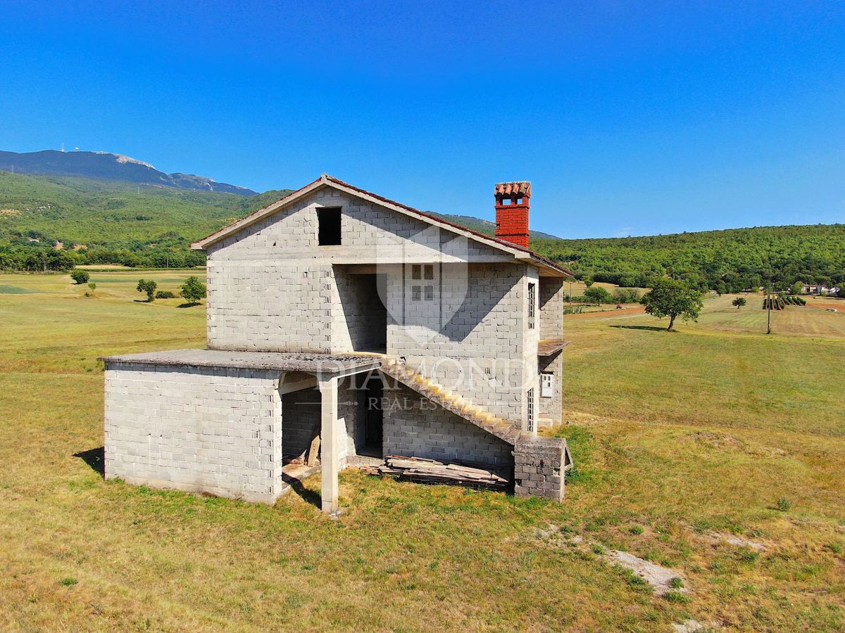 Boljun, una casa in una bella posizione con vista aperta